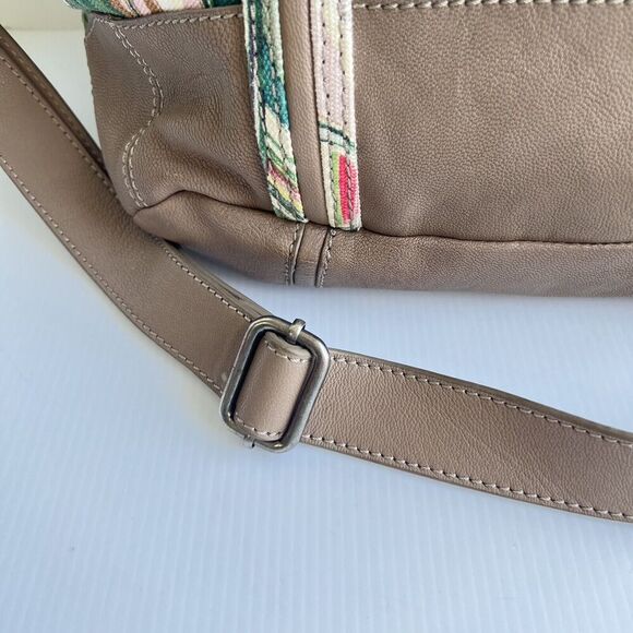 ISABELLA FIORE Large Ikat Print Shoulder Bag and Crossbody Strap Taupe Green - Picture 2 of 16